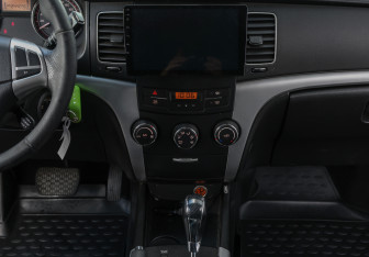 Подержанный автомобиль SsangYong Actyon 2011 года (13 фото)