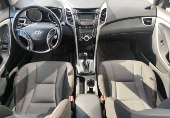 Подержанный автомобиль Hyundai i30 Hatchback 2012 года (10 фото)