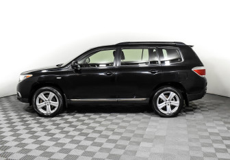 Подержанный автомобиль Toyota Highlander 2012 года (3 фото)