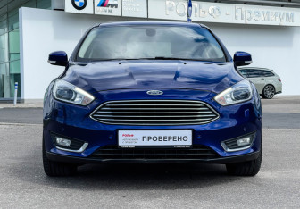 Подержанный автомобиль Ford Focus Hatchback 2018 года (9 фото)
