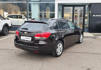 Подержанный автомобиль Chevrolet Cruze Wagon 2014 года (5 фото)