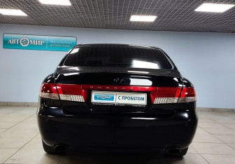 Подержанный автомобиль Hyundai Grandeur 2007 года (6 фото)