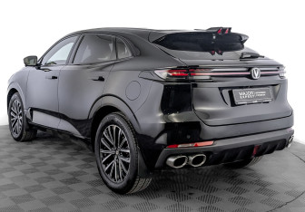 Подержанный автомобиль Changan UNI-K 2023 года (7 фото)