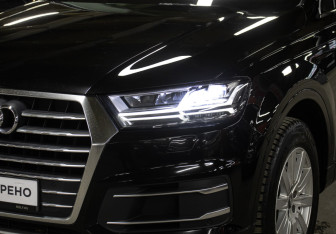 Подержанный автомобиль Audi Q7 2017 года (22 фото)