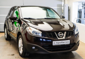 Подержанный автомобиль Nissan Qashqai 2012 года (3 фото)