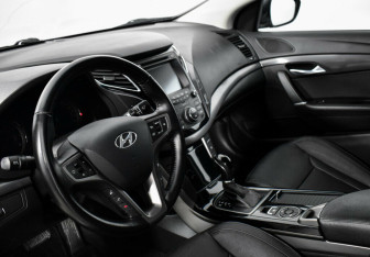 Подержанный автомобиль Hyundai i40 Sedan 2015 года (7 фото)