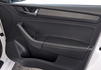 Подержанный автомобиль Skoda Rapid Liftback 2022 года (25 фото)