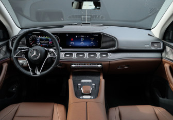 Подержанный автомобиль Mercedes-Benz GLE 2025 года (22 фото)