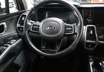 Подержанный автомобиль Kia Sorento 2021 года (17 фото)