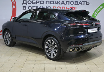 Подержанный автомобиль Changan UNI-K 2023 года (21 фото)