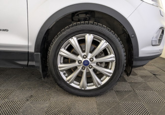 Подержанный автомобиль Ford Kuga 2018 года (18 фото)