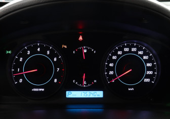 Подержанный автомобиль Chevrolet Captiva 2013 года (11 фото)