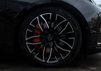 Подержанный автомобиль Zeekr 001 2023 года (22 фото)