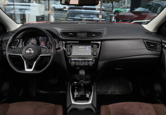 Подержанный автомобиль Nissan Qashqai 2022 года (9 фото)