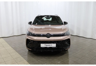 Новый Volkswagen Tiguan 2025 (8 фото)