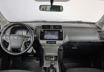 Подержанный автомобиль Toyota Land Cruiser Prado 2018 года (14 фото)