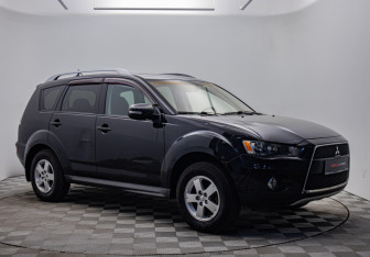 Подержанный автомобиль Mitsubishi Outlander 2010 года (7 фото)