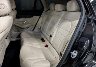 Подержанный автомобиль Mercedes-Benz GLC Coupe 2022 года (18 фото)