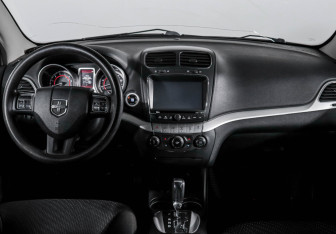 Подержанный автомобиль Dodge Journey 2011 года (12 фото)