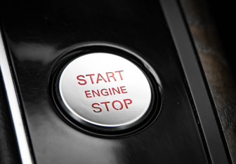 Подержанный автомобиль Audi A6 allroad 2012 года (18 фото)