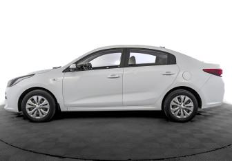 Подержанный автомобиль Kia Rio Sedan 2020 года (8 фото)