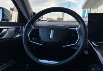 Подержанный автомобиль Wey Coffee 01 2023 года (14 фото)