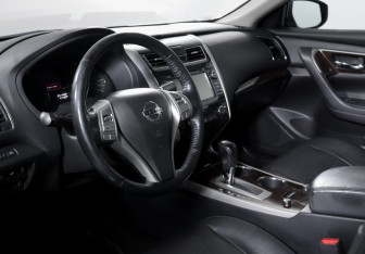 Подержанный автомобиль Nissan Teana 2014 года (14 фото)