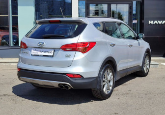 Подержанный автомобиль Hyundai Santa Fe 2013 года (5 фото)