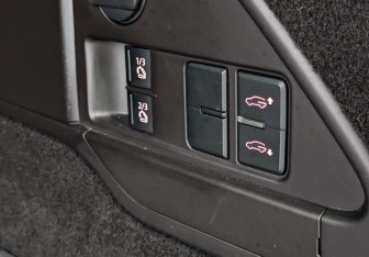 Подержанный автомобиль Volkswagen Touareg 2012 года (27 фото)