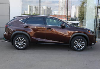 Подержанный автомобиль Lexus NX 2016 года (4 фото)