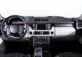 Подержанный автомобиль Land Rover Range Rover 2012 года (17 фото)