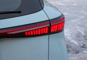 Подержанный автомобиль Omoda C5 2023 года (14 фото)