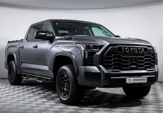 Подержанный автомобиль Toyota Tundra 2023 года (3 фото)