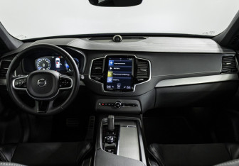 Подержанный автомобиль Volvo XC90 2021 года (14 фото)