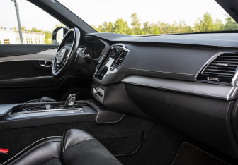 Подержанный автомобиль Volvo XC90 2019 года (15 фото)