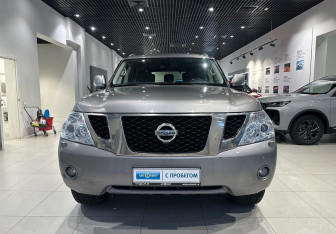 Подержанный автомобиль Nissan Patrol 2013 года (2 фото)