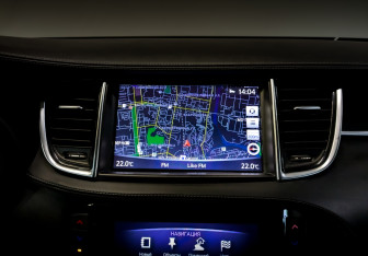 Подержанный автомобиль Infiniti QX50 2018 года (15 фото)