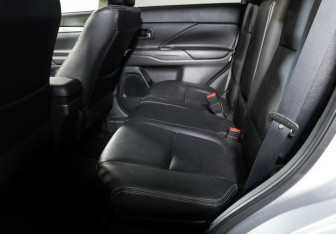 Подержанный автомобиль Mitsubishi Outlander 2013 года (22 фото)