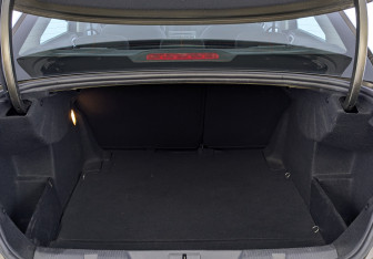 Подержанный автомобиль Citroen C4 Sedan 2017 года (10 фото)