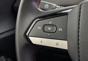 Подержанный автомобиль Changan UNI-S 2024 года (30 фото)