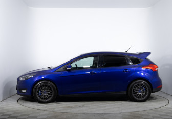 Подержанный автомобиль Ford Focus Hatchback 2016 года (8 фото)
