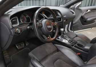 Подержанный автомобиль Audi A5 Coupe 2016 года (13 фото)