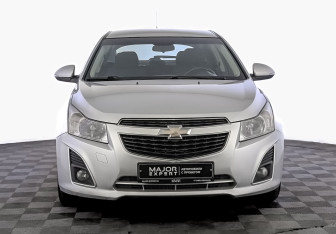 Подержанный автомобиль Chevrolet Cruze Hatchback 2015 года (2 фото)