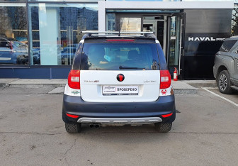 Подержанный автомобиль Skoda Yeti 2012 года (6 фото)