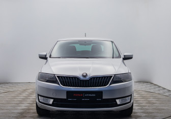 Подержанный автомобиль Skoda Rapid Liftback 2014 года (8 фото)