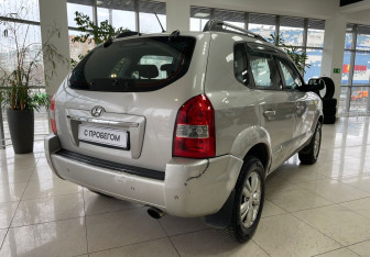 Подержанный автомобиль Hyundai Tucson 2008 года (5 фото)