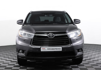 Подержанный автомобиль Toyota Highlander 2014 года (2 фото)