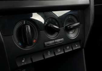 Подержанный автомобиль Skoda Rapid Liftback 2019 года (25 фото)