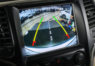 Подержанный автомобиль Jeep Grand Cherokee 2018 года (16 фото)