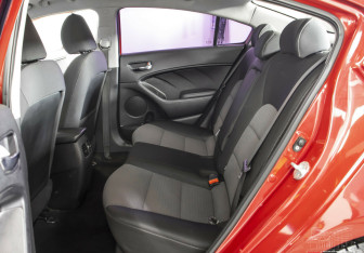 Подержанный автомобиль Kia Cerato Sedan 2013 года (14 фото)